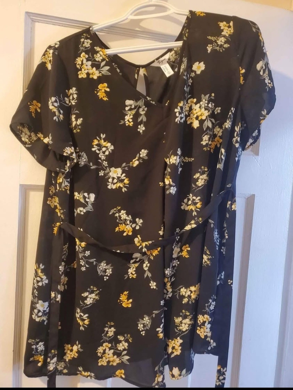 Thyme Maternity Black Floral Blouse with Tie-Waist - Yellow & White Flowers